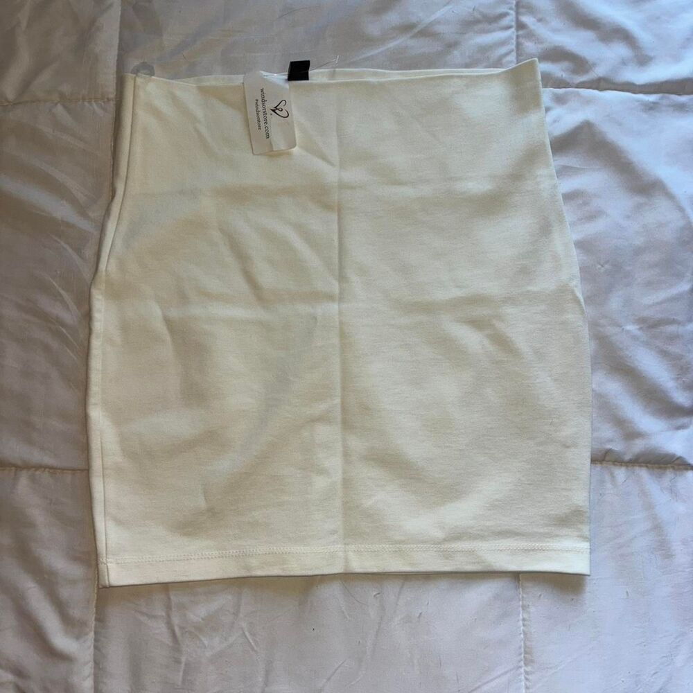 Windsor Women's White and Cream Skirt